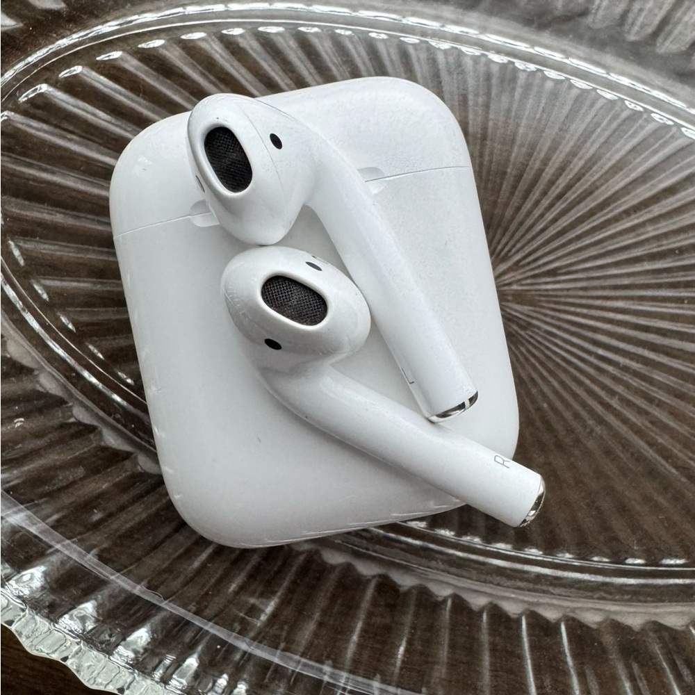 Apple AirPods A1602 CLEAN Wireless Earbuds with Charging Case